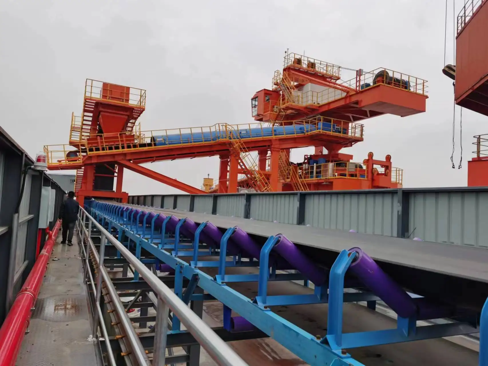 Hubei Huangmei Xiaochi Terminal Ship Loading Machine Transport Project