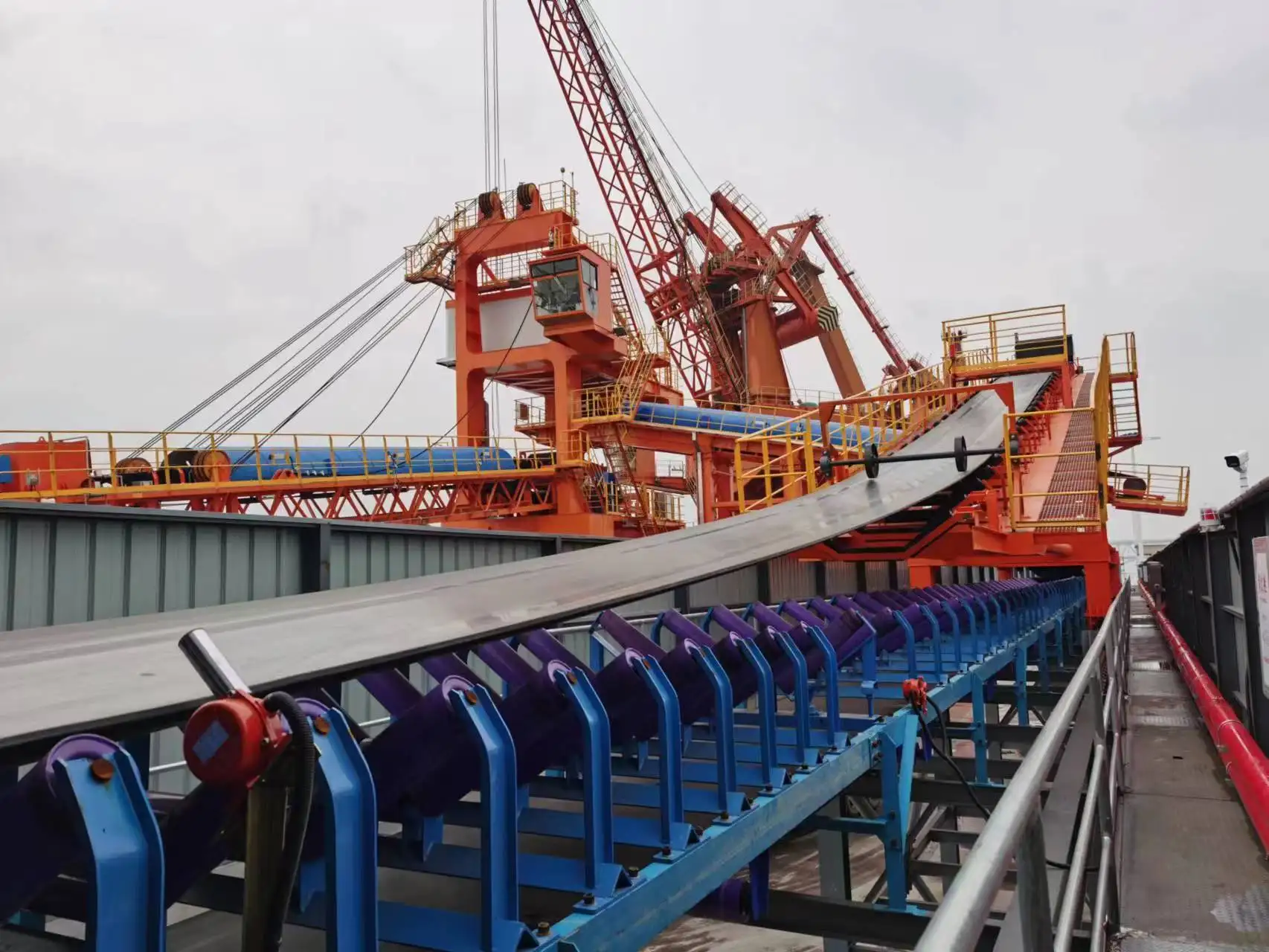 Hubei Huangmei Xiaochi Terminal Ship Loading Machine Transport Project